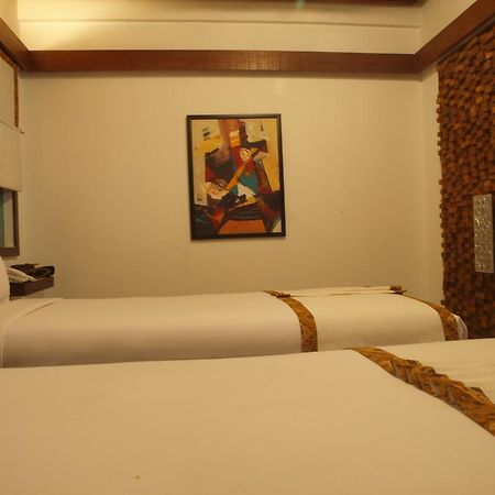 Flores Gallery Hotel Bandung Extérieur photo