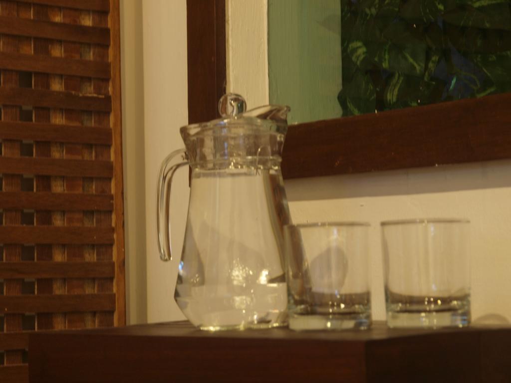 Flores Gallery Hotel Bandung Extérieur photo