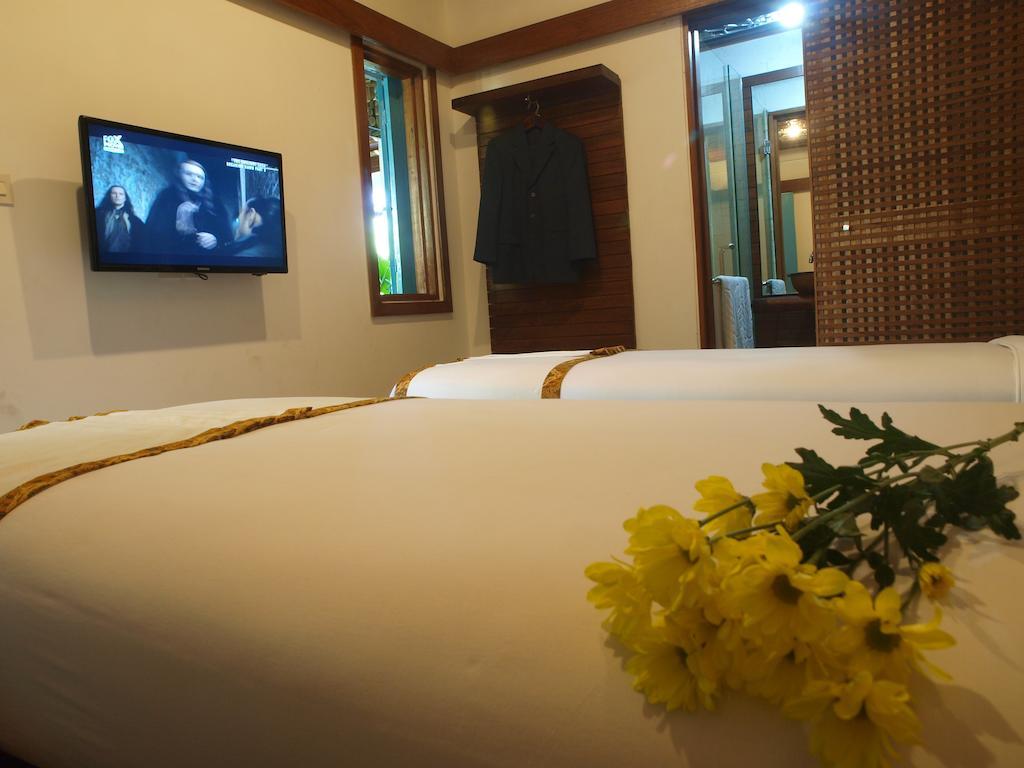 Flores Gallery Hotel Bandung Chambre photo