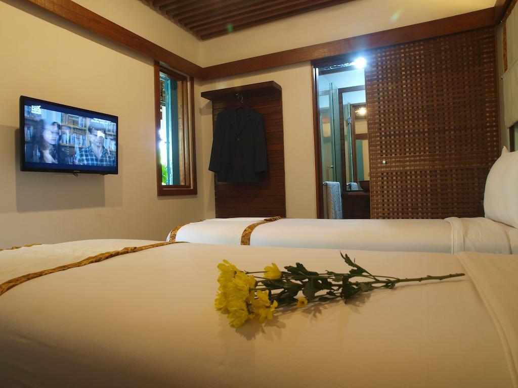 Flores Gallery Hotel Bandung Chambre photo