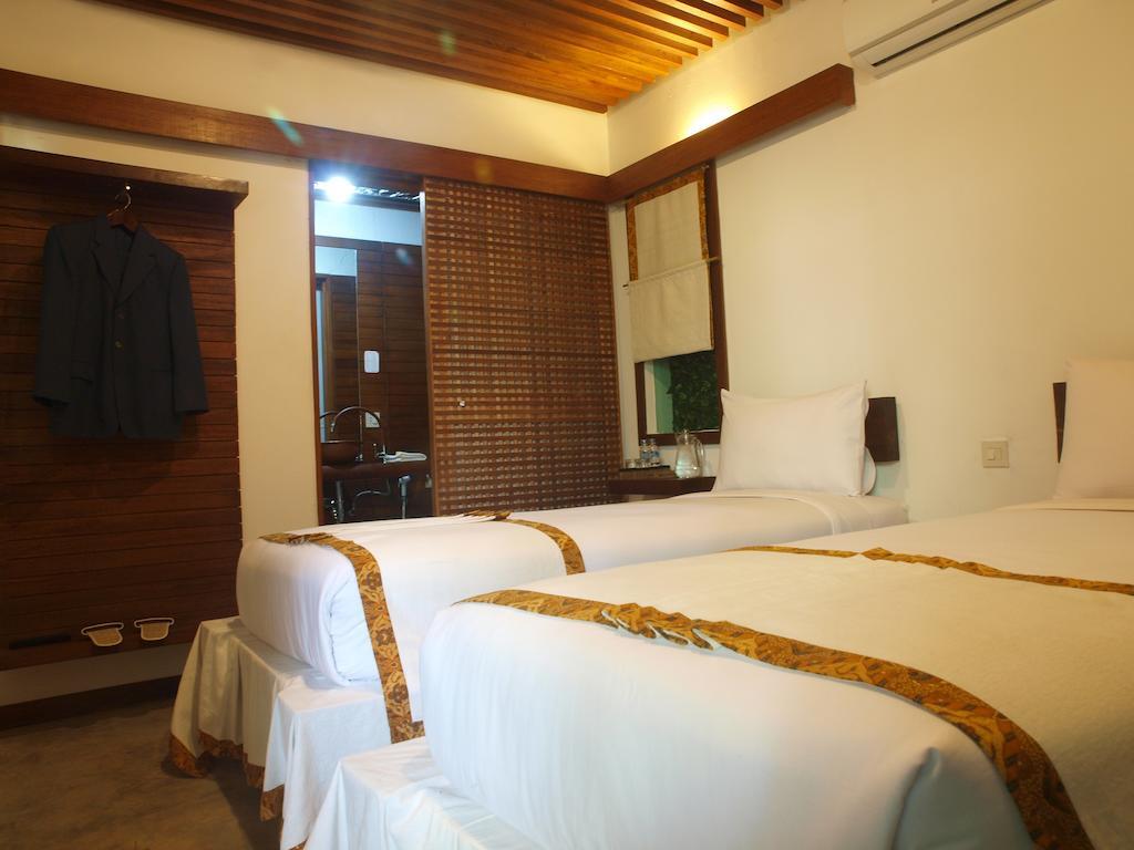 Flores Gallery Hotel Bandung Extérieur photo