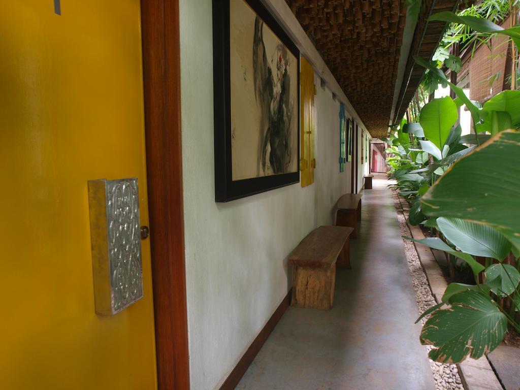 Flores Gallery Hotel Bandung Extérieur photo